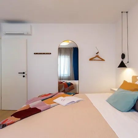 Beachfront Ruskovic Appartement *