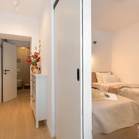 Beachfront Ruskovic Appartement