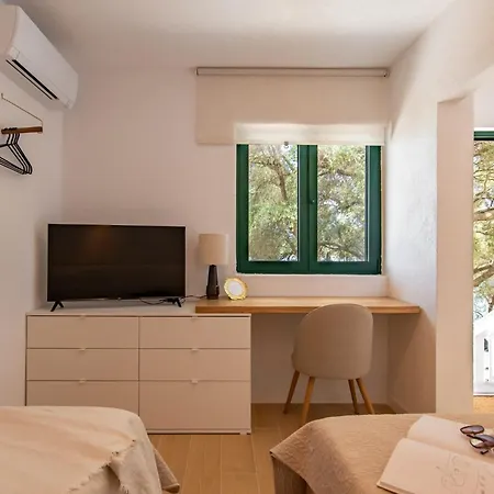 Beachfront Ruskovic Dubrava (Dubrovnik-Neretva)