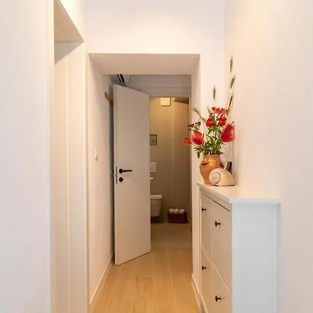 Beachfront Ruskovic Apartman