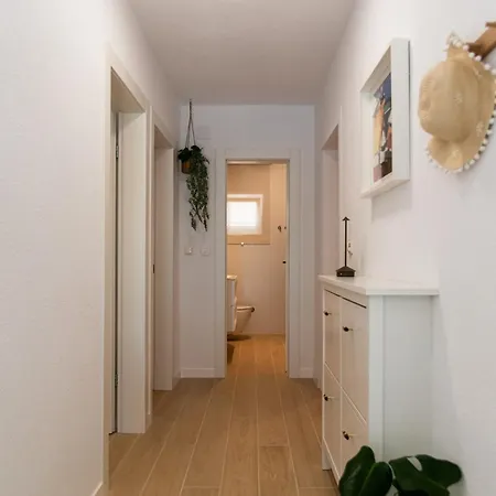 Beachfront Ruskovic Appartement